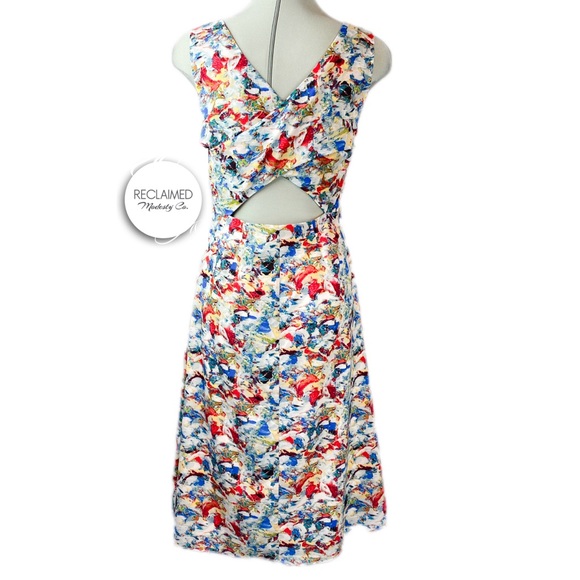 CARMEN MARC VALVO Printed Cross Over Back Dress - Picture 5 of 8